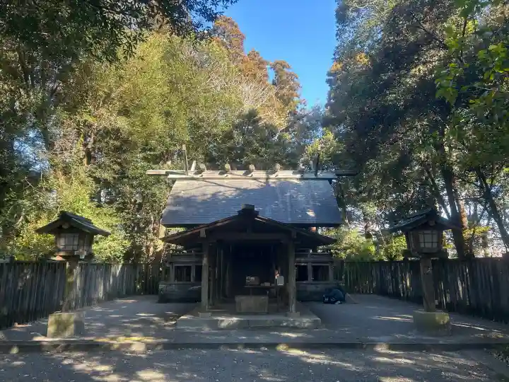 皇宮神社(宮崎神宮摂社)の{uncategorized: "未分類", other: "その他", undefined: "問題あり", building: "その他建物", grave: "お墓", sacred_gate: "鳥居", guardian: "狛犬", statue: "像", buddha: "仏像", history: "歴史", nature: "自然", garden: "庭園", animal: "動物", pagoda: "塔", temizu: "手水舎", mountain_gate: "山門・神門", sanctuary: "本殿・本堂", subordinate: "末社・摂社", art: "芸術", scenery: "景色", jizo: "地蔵", ema: "絵馬", goshuin: "御朱印", omikuji: "おみくじ", items: "授与品その他", amulet: "お守り", goshuincho: "御朱印帳", eats: "食事", festival: "お祭り", votive_dance: "神楽", shichigosan: "七五三参", wedding: "結婚式", experience: "体験その他", initially: "初詣", around: "周辺", anti_infection: "感染症対策"}