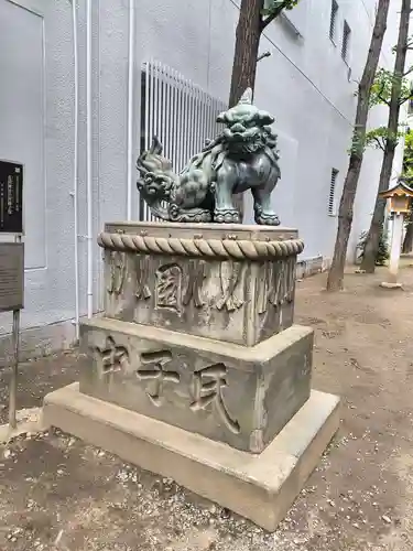 花園神社の狛犬