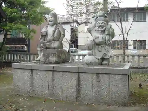 川口神社の像