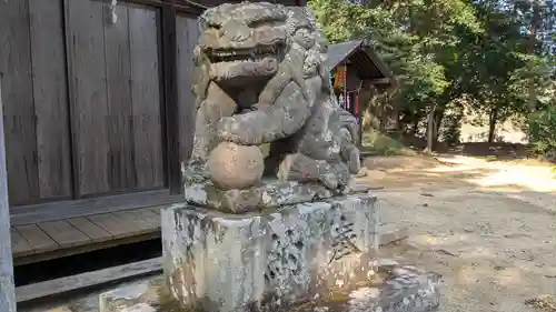 出羽神社の狛犬