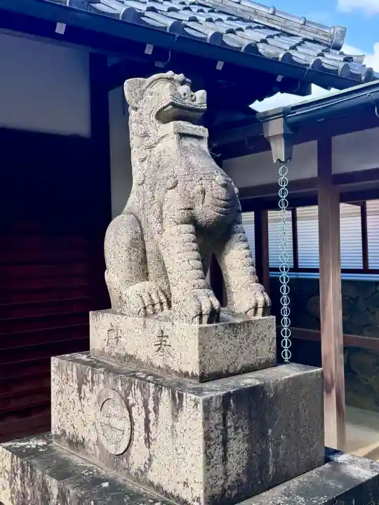 車折神社の{uncategorized: "未分類", other: "その他", undefined: "問題あり", building: "その他建物", grave: "お墓", sacred_gate: "鳥居", guardian: "狛犬", statue: "像", buddha: "仏像", history: "歴史", nature: "自然", garden: "庭園", animal: "動物", pagoda: "塔", temizu: "手水舎", mountain_gate: "山門・神門", sanctuary: "本殿・本堂", subordinate: "末社・摂社", art: "芸術", scenery: "景色", jizo: "地蔵", ema: "絵馬", goshuin: "御朱印", omikuji: "おみくじ", items: "授与品その他", amulet: "お守り", goshuincho: "御朱印帳", eats: "食事", festival: "お祭り", votive_dance: "神楽", shichigosan: "七五三参", wedding: "結婚式", experience: "体験その他", initially: "初詣", around: "周辺", anti_infection: "感染症対策"}