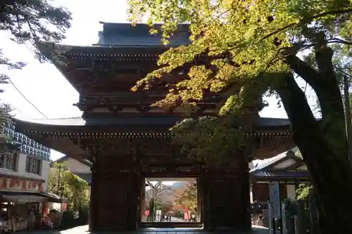 華厳寺の山門