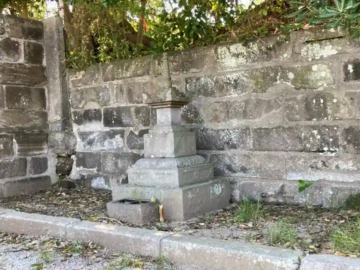 龍隠庵の{uncategorized: "未分類", other: "その他", undefined: "問題あり", building: "その他建物", grave: "お墓", sacred_gate: "鳥居", guardian: "狛犬", statue: "像", buddha: "仏像", history: "歴史", nature: "自然", garden: "庭園", animal: "動物", pagoda: "塔", temizu: "手水舎", mountain_gate: "山門・神門", sanctuary: "本殿・本堂", subordinate: "末社・摂社", art: "芸術", scenery: "景色", jizo: "地蔵", ema: "絵馬", goshuin: "御朱印", omikuji: "おみくじ", items: "授与品その他", amulet: "お守り", goshuincho: "御朱印帳", eats: "食事", festival: "お祭り", votive_dance: "神楽", shichigosan: "七五三参", wedding: "結婚式", experience: "体験その他", initially: "初詣", around: "周辺", anti_infection: "感染症対策"}