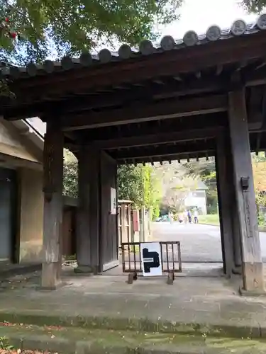 瑞泉寺の山門