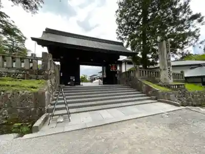 日光山輪王寺三仏堂の周辺