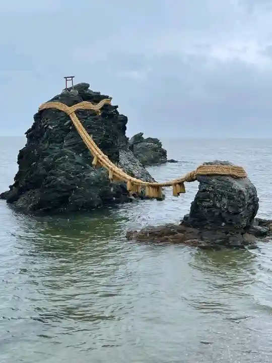 二見興玉神社の{uncategorized: "未分類", other: "その他", undefined: "問題あり", building: "その他建物", grave: "お墓", sacred_gate: "鳥居", guardian: "狛犬", statue: "像", buddha: "仏像", history: "歴史", nature: "自然", garden: "庭園", animal: "動物", pagoda: "塔", temizu: "手水舎", mountain_gate: "山門・神門", sanctuary: "本殿・本堂", subordinate: "末社・摂社", art: "芸術", scenery: "景色", jizo: "地蔵", ema: "絵馬", goshuin: "御朱印", omikuji: "おみくじ", items: "授与品その他", amulet: "お守り", goshuincho: "御朱印帳", eats: "食事", festival: "お祭り", votive_dance: "神楽", shichigosan: "七五三参", wedding: "結婚式", experience: "体験その他", initially: "初詣", around: "周辺", anti_infection: "感染症対策"}