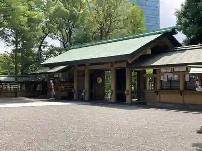 東郷神社の山門・神門