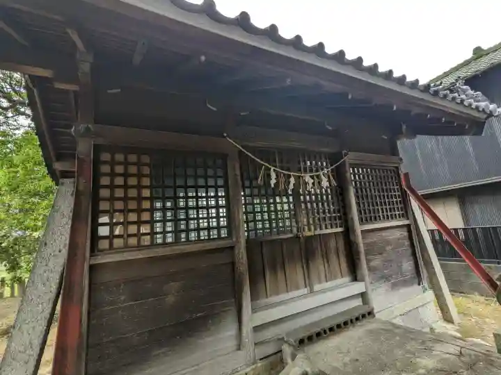 神明社(金柳町)の{uncategorized: "未分類", other: "その他", undefined: "問題あり", building: "その他建物", grave: "お墓", sacred_gate: "鳥居", guardian: "狛犬", statue: "像", buddha: "仏像", history: "歴史", nature: "自然", garden: "庭園", animal: "動物", pagoda: "塔", temizu: "手水舎", mountain_gate: "山門・神門", sanctuary: "本殿・本堂", subordinate: "末社・摂社", art: "芸術", scenery: "景色", jizo: "地蔵", ema: "絵馬", goshuin: "御朱印", omikuji: "おみくじ", items: "授与品その他", amulet: "お守り", goshuincho: "御朱印帳", eats: "食事", festival: "お祭り", votive_dance: "神楽", shichigosan: "七五三参", wedding: "結婚式", experience: "体験その他", initially: "初詣", around: "周辺", anti_infection: "感染症対策"}