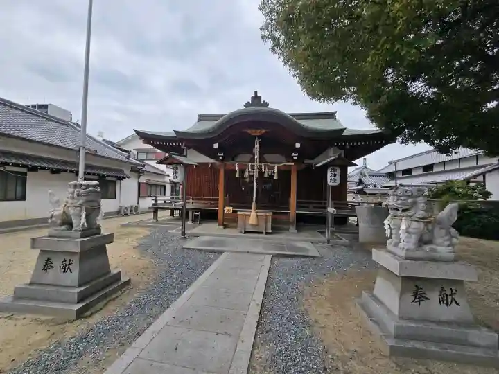 深江稲荷神社の{uncategorized: "未分類", other: "その他", undefined: "問題あり", building: "その他建物", grave: "お墓", sacred_gate: "鳥居", guardian: "狛犬", statue: "像", buddha: "仏像", history: "歴史", nature: "自然", garden: "庭園", animal: "動物", pagoda: "塔", temizu: "手水舎", mountain_gate: "山門・神門", sanctuary: "本殿・本堂", subordinate: "末社・摂社", art: "芸術", scenery: "景色", jizo: "地蔵", ema: "絵馬", goshuin: "御朱印", omikuji: "おみくじ", items: "授与品その他", amulet: "お守り", goshuincho: "御朱印帳", eats: "食事", festival: "お祭り", votive_dance: "神楽", shichigosan: "七五三参", wedding: "結婚式", experience: "体験その他", initially: "初詣", around: "周辺", anti_infection: "感染症対策"}