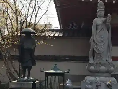 新井薬師(梅照院)の像