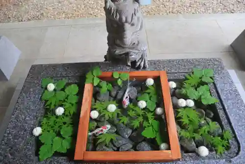 滑川神社 - 仕事と子どもの守り神の手水舎