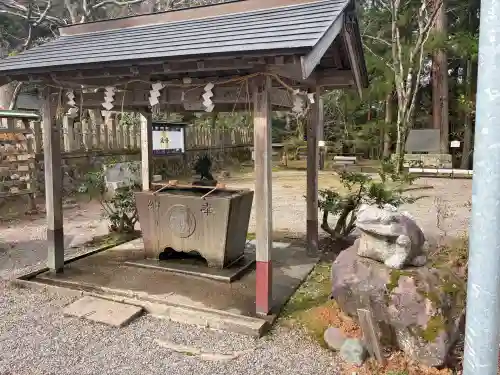 春日山神社の{uncategorized: "未分類", other: "その他", undefined: "問題あり", building: "その他建物", grave: "お墓", sacred_gate: "鳥居", guardian: "狛犬", statue: "像", buddha: "仏像", history: "歴史", nature: "自然", garden: "庭園", animal: "動物", pagoda: "塔", temizu: "手水舎", mountain_gate: "山門・神門", sanctuary: "本殿・本堂", subordinate: "末社・摂社", art: "芸術", scenery: "景色", jizo: "地蔵", ema: "絵馬", goshuin: "御朱印", omikuji: "おみくじ", items: "授与品その他", amulet: "お守り", goshuincho: "御朱印帳", eats: "食事", festival: "お祭り", votive_dance: "神楽", shichigosan: "七五三参", wedding: "結婚式", experience: "体験その他", initially: "初詣", around: "周辺", anti_infection: "感染症対策"}