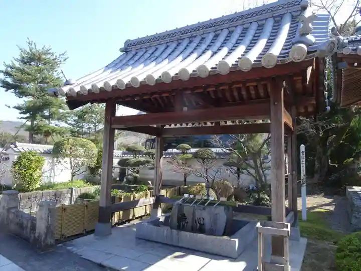 曼荼羅寺の手水舎