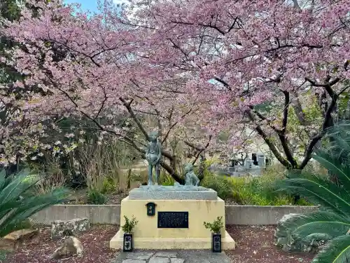 かっぱの寺 栖足寺の{uncategorized: "未分類", other: "その他", undefined: "問題あり", building: "その他建物", grave: "お墓", sacred_gate: "鳥居", guardian: "狛犬", statue: "像", buddha: "仏像", history: "歴史", nature: "自然", garden: "庭園", animal: "動物", pagoda: "塔", temizu: "手水舎", mountain_gate: "山門・神門", sanctuary: "本殿・本堂", subordinate: "末社・摂社", art: "芸術", scenery: "景色", jizo: "地蔵", ema: "絵馬", goshuin: "御朱印", omikuji: "おみくじ", items: "授与品その他", amulet: "お守り", goshuincho: "御朱印帳", eats: "食事", festival: "お祭り", votive_dance: "神楽", shichigosan: "七五三参", wedding: "結婚式", experience: "体験その他", initially: "初詣", around: "周辺", anti_infection: "感染症対策"}