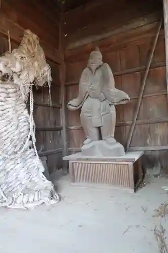 滝宮神社の像