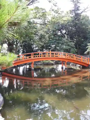 諏訪神社の庭園