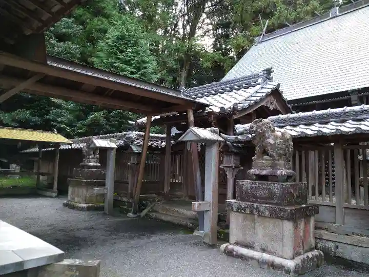 川田神社の本殿・本堂