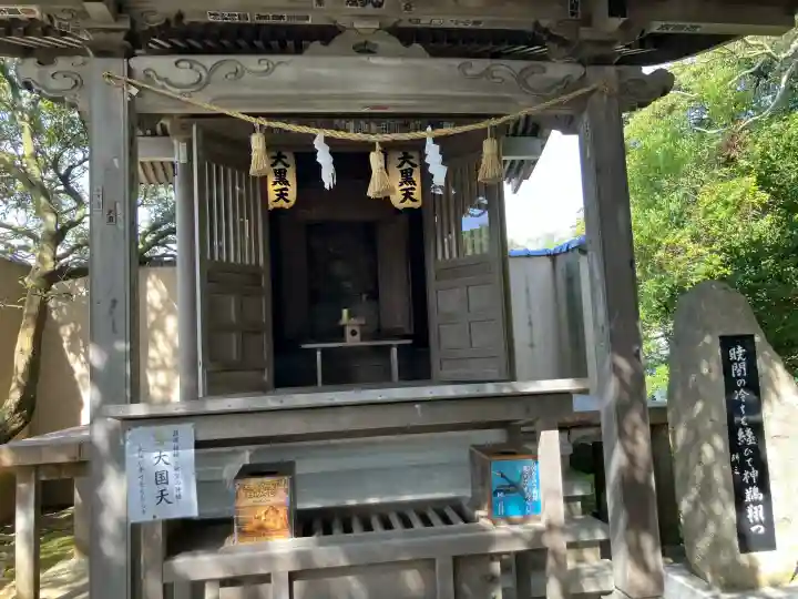 氣多大社の{uncategorized: "未分類", other: "その他", undefined: "問題あり", building: "その他建物", grave: "お墓", sacred_gate: "鳥居", guardian: "狛犬", statue: "像", buddha: "仏像", history: "歴史", nature: "自然", garden: "庭園", animal: "動物", pagoda: "塔", temizu: "手水舎", mountain_gate: "山門・神門", sanctuary: "本殿・本堂", subordinate: "末社・摂社", art: "芸術", scenery: "景色", jizo: "地蔵", ema: "絵馬", goshuin: "御朱印", omikuji: "おみくじ", items: "授与品その他", amulet: "お守り", goshuincho: "御朱印帳", eats: "食事", festival: "お祭り", votive_dance: "神楽", shichigosan: "七五三参", wedding: "結婚式", experience: "体験その他", initially: "初詣", around: "周辺", anti_infection: "感染症対策"}