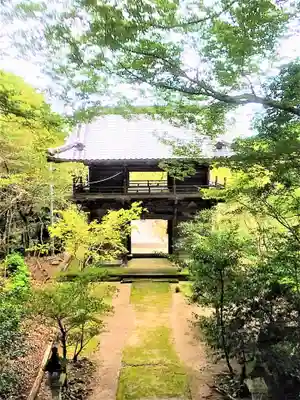 妻山神社の山門・神門