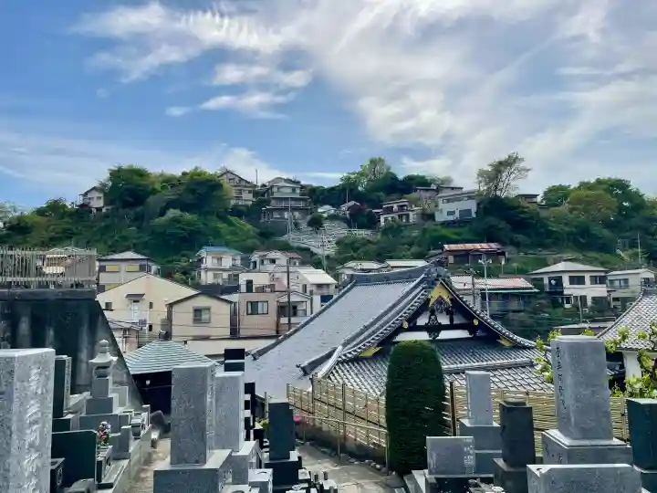 長源寺の{uncategorized: "未分類", other: "その他", undefined: "問題あり", building: "その他建物", grave: "お墓", sacred_gate: "鳥居", guardian: "狛犬", statue: "像", buddha: "仏像", history: "歴史", nature: "自然", garden: "庭園", animal: "動物", pagoda: "塔", temizu: "手水舎", mountain_gate: "山門・神門", sanctuary: "本殿・本堂", subordinate: "末社・摂社", art: "芸術", scenery: "景色", jizo: "地蔵", ema: "絵馬", goshuin: "御朱印", omikuji: "おみくじ", items: "授与品その他", amulet: "お守り", goshuincho: "御朱印帳", eats: "食事", festival: "お祭り", votive_dance: "神楽", shichigosan: "七五三参", wedding: "結婚式", experience: "体験その他", initially: "初詣", around: "周辺", anti_infection: "感染症対策"}