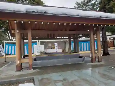 射水神社の手水舎