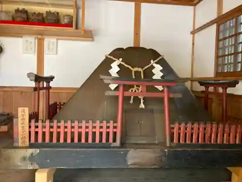 淺間神社（忍野八海）の建物その他