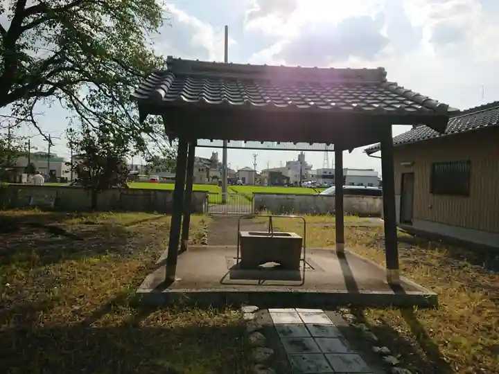 八幡社の手水舎