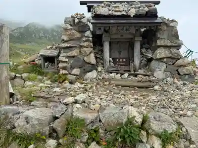 雄山神社峰本社の末社・摂社