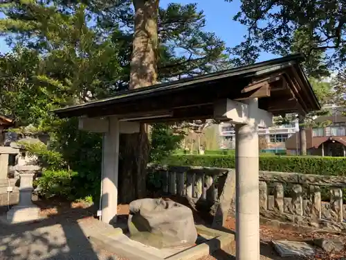 高尾山穂見神社の手水