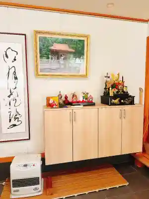 旭鎮守八幡神社の{uncategorized: "未分類", other: "その他", undefined: "問題あり", building: "その他建物", grave: "お墓", sacred_gate: "鳥居", guardian: "狛犬", statue: "像", buddha: "仏像", history: "歴史", nature: "自然", garden: "庭園", animal: "動物", pagoda: "塔", temizu: "手水舎", mountain_gate: "山門・神門", sanctuary: "本殿・本堂", subordinate: "末社・摂社", art: "芸術", scenery: "景色", jizo: "地蔵", ema: "絵馬", goshuin: "御朱印", omikuji: "おみくじ", items: "授与品その他", amulet: "お守り", goshuincho: "御朱印帳", eats: "食事", festival: "お祭り", votive_dance: "神楽", shichigosan: "七五三参", wedding: "結婚式", experience: "体験その他", initially: "初詣", around: "周辺", anti_infection: "感染症対策"}