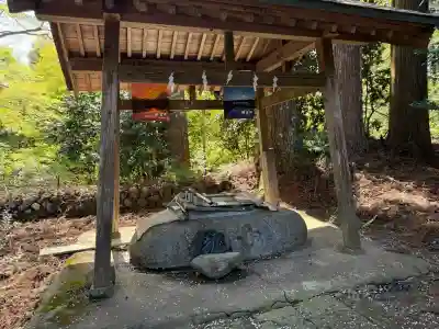 都々古別神社(馬場)の{uncategorized: "未分類", other: "その他", undefined: "問題あり", building: "その他建物", grave: "お墓", sacred_gate: "鳥居", guardian: "狛犬", statue: "像", buddha: "仏像", history: "歴史", nature: "自然", garden: "庭園", animal: "動物", pagoda: "塔", temizu: "手水舎", mountain_gate: "山門・神門", sanctuary: "本殿・本堂", subordinate: "末社・摂社", art: "芸術", scenery: "景色", jizo: "地蔵", ema: "絵馬", goshuin: "御朱印", omikuji: "おみくじ", items: "授与品その他", amulet: "お守り", goshuincho: "御朱印帳", eats: "食事", festival: "お祭り", votive_dance: "神楽", shichigosan: "七五三参", wedding: "結婚式", experience: "体験その他", initially: "初詣", around: "周辺", anti_infection: "感染症対策"}