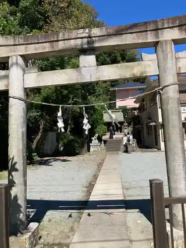 諏訪神社の鳥居