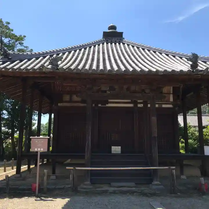 法起寺の本殿・本堂