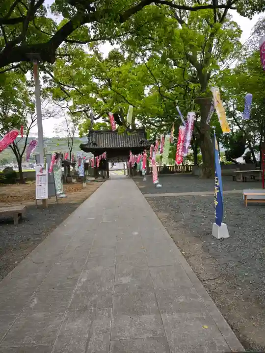 高忍日賣神社の{uncategorized: "未分類", other: "その他", undefined: "問題あり", building: "その他建物", grave: "お墓", sacred_gate: "鳥居", guardian: "狛犬", statue: "像", buddha: "仏像", history: "歴史", nature: "自然", garden: "庭園", animal: "動物", pagoda: "塔", temizu: "手水舎", mountain_gate: "山門・神門", sanctuary: "本殿・本堂", subordinate: "末社・摂社", art: "芸術", scenery: "景色", jizo: "地蔵", ema: "絵馬", goshuin: "御朱印", omikuji: "おみくじ", items: "授与品その他", amulet: "お守り", goshuincho: "御朱印帳", eats: "食事", festival: "お祭り", votive_dance: "神楽", shichigosan: "七五三参", wedding: "結婚式", experience: "体験その他", initially: "初詣", around: "周辺", anti_infection: "感染症対策"}
