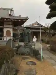 円照寺の像