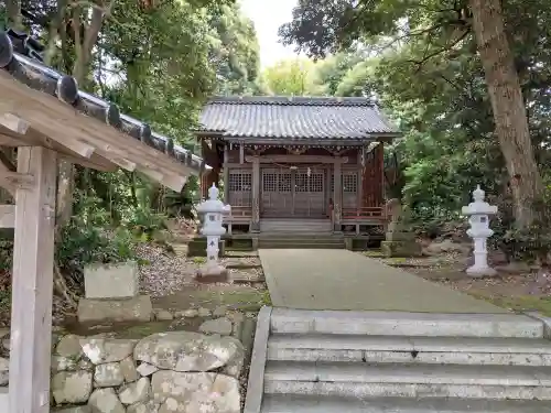 大穴持像石神社の{uncategorized: "未分類", other: "その他", undefined: "問題あり", building: "その他建物", grave: "お墓", sacred_gate: "鳥居", guardian: "狛犬", statue: "像", buddha: "仏像", history: "歴史", nature: "自然", garden: "庭園", animal: "動物", pagoda: "塔", temizu: "手水舎", mountain_gate: "山門・神門", sanctuary: "本殿・本堂", subordinate: "末社・摂社", art: "芸術", scenery: "景色", jizo: "地蔵", ema: "絵馬", goshuin: "御朱印", omikuji: "おみくじ", items: "授与品その他", amulet: "お守り", goshuincho: "御朱印帳", eats: "食事", festival: "お祭り", votive_dance: "神楽", shichigosan: "七五三参", wedding: "結婚式", experience: "体験その他", initially: "初詣", around: "周辺", anti_infection: "感染症対策"}