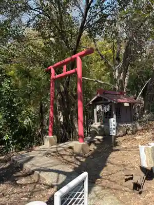厳島神社(八幡宮境外社)の{uncategorized: "未分類", other: "その他", undefined: "問題あり", building: "その他建物", grave: "お墓", sacred_gate: "鳥居", guardian: "狛犬", statue: "像", buddha: "仏像", history: "歴史", nature: "自然", garden: "庭園", animal: "動物", pagoda: "塔", temizu: "手水舎", mountain_gate: "山門・神門", sanctuary: "本殿・本堂", subordinate: "末社・摂社", art: "芸術", scenery: "景色", jizo: "地蔵", ema: "絵馬", goshuin: "御朱印", omikuji: "おみくじ", items: "授与品その他", amulet: "お守り", goshuincho: "御朱印帳", eats: "食事", festival: "お祭り", votive_dance: "神楽", shichigosan: "七五三参", wedding: "結婚式", experience: "体験その他", initially: "初詣", around: "周辺", anti_infection: "感染症対策"}