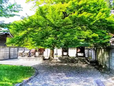 知里付神社の末社・摂社