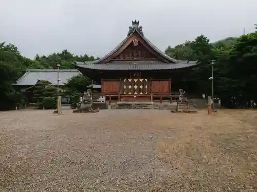 石山神社の本殿・本堂