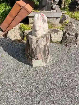 三尾神社の{uncategorized: "未分類", other: "その他", undefined: "問題あり", building: "その他建物", grave: "お墓", sacred_gate: "鳥居", guardian: "狛犬", statue: "像", buddha: "仏像", history: "歴史", nature: "自然", garden: "庭園", animal: "動物", pagoda: "塔", temizu: "手水舎", mountain_gate: "山門・神門", sanctuary: "本殿・本堂", subordinate: "末社・摂社", art: "芸術", scenery: "景色", jizo: "地蔵", ema: "絵馬", goshuin: "御朱印", omikuji: "おみくじ", items: "授与品その他", amulet: "お守り", goshuincho: "御朱印帳", eats: "食事", festival: "お祭り", votive_dance: "神楽", shichigosan: "七五三参", wedding: "結婚式", experience: "体験その他", initially: "初詣", around: "周辺", anti_infection: "感染症対策"}