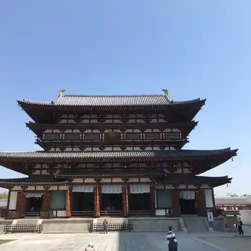 薬師寺の本殿