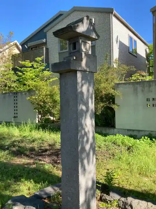 綱島神社の{uncategorized: "未分類", other: "その他", undefined: "問題あり", building: "その他建物", grave: "お墓", sacred_gate: "鳥居", guardian: "狛犬", statue: "像", buddha: "仏像", history: "歴史", nature: "自然", garden: "庭園", animal: "動物", pagoda: "塔", temizu: "手水舎", mountain_gate: "山門・神門", sanctuary: "本殿・本堂", subordinate: "末社・摂社", art: "芸術", scenery: "景色", jizo: "地蔵", ema: "絵馬", goshuin: "御朱印", omikuji: "おみくじ", items: "授与品その他", amulet: "お守り", goshuincho: "御朱印帳", eats: "食事", festival: "お祭り", votive_dance: "神楽", shichigosan: "七五三参", wedding: "結婚式", experience: "体験その他", initially: "初詣", around: "周辺", anti_infection: "感染症対策"}