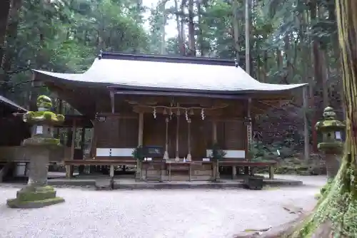 室生龍穴神社の本殿・本堂