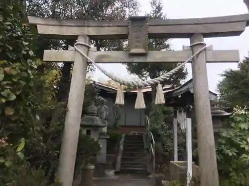 横浜御嶽神社の鳥居