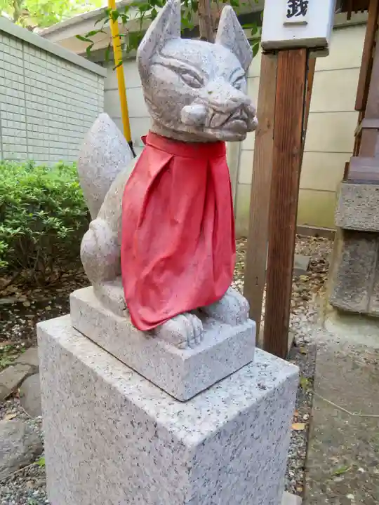 千束繁城稲荷神社の狛犬