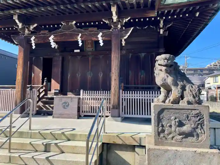 横浜熊野神社の{uncategorized: "未分類", other: "その他", undefined: "問題あり", building: "その他建物", grave: "お墓", sacred_gate: "鳥居", guardian: "狛犬", statue: "像", buddha: "仏像", history: "歴史", nature: "自然", garden: "庭園", animal: "動物", pagoda: "塔", temizu: "手水舎", mountain_gate: "山門・神門", sanctuary: "本殿・本堂", subordinate: "末社・摂社", art: "芸術", scenery: "景色", jizo: "地蔵", ema: "絵馬", goshuin: "御朱印", omikuji: "おみくじ", items: "授与品その他", amulet: "お守り", goshuincho: "御朱印帳", eats: "食事", festival: "お祭り", votive_dance: "神楽", shichigosan: "七五三参", wedding: "結婚式", experience: "体験その他", initially: "初詣", around: "周辺", anti_infection: "感染症対策"}
