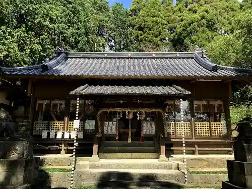 男女神社の本殿