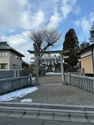 三ツ石神社(岩手県)