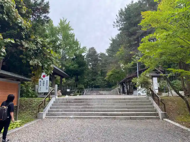 上川神社の庭園