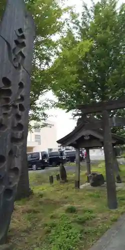 拝弊志神社の建物その他